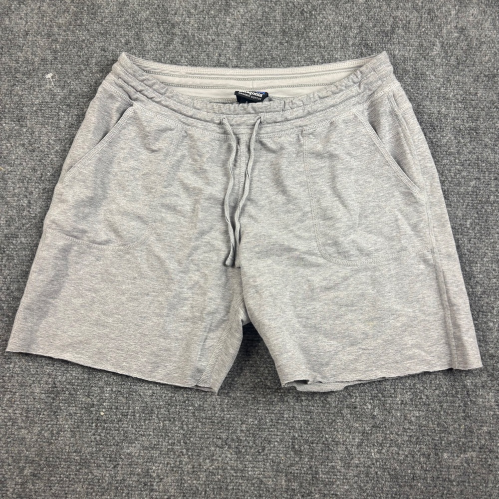 PATAGONIA Women’s Grey lightweight Cut off Shorts size: Small